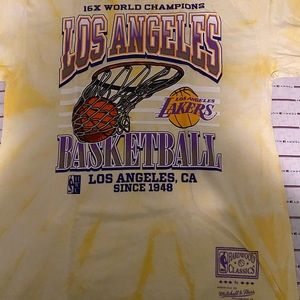 los angeles lakers graphic tee from pacsun